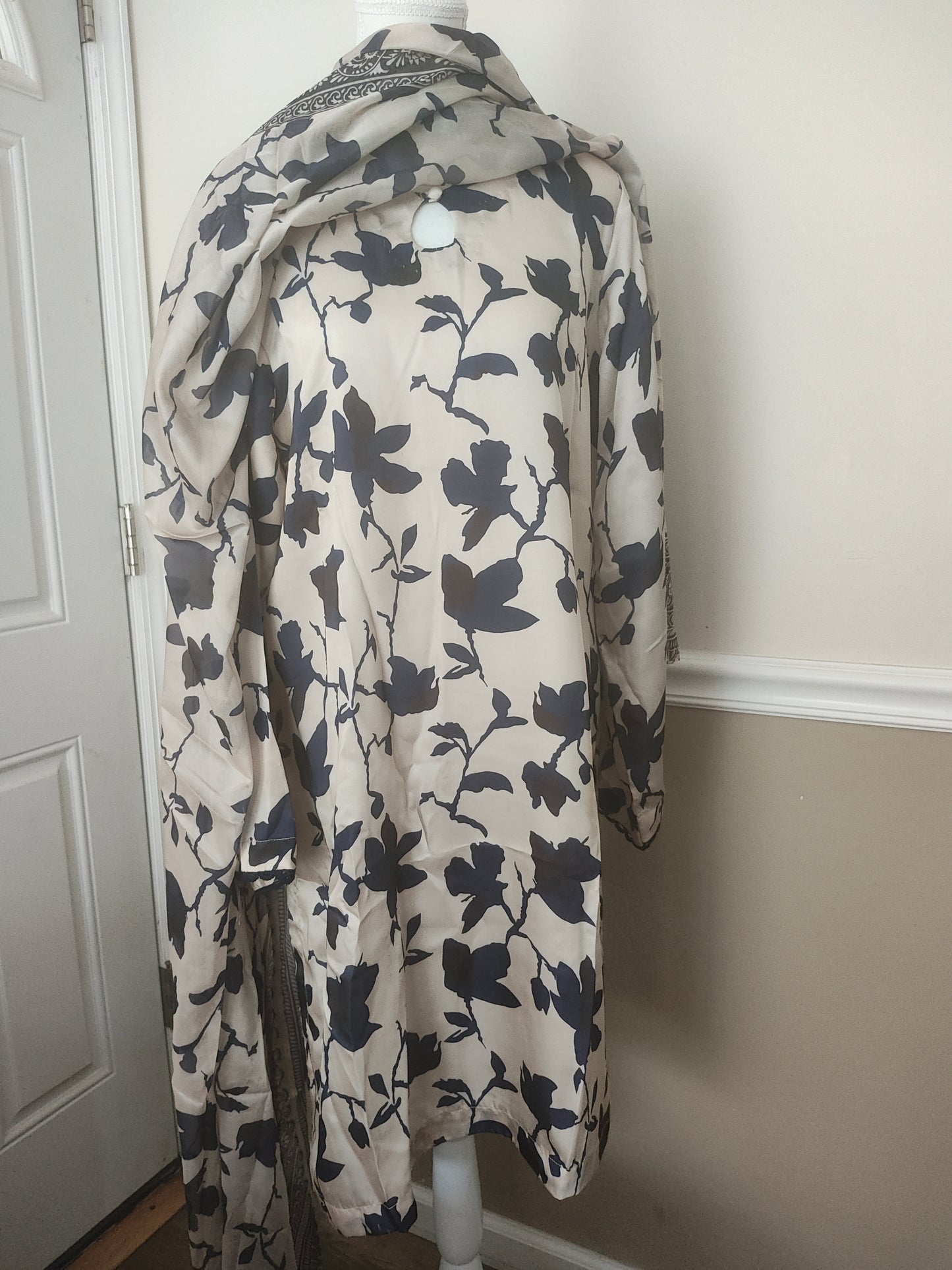 Silk 3 piece large stitched