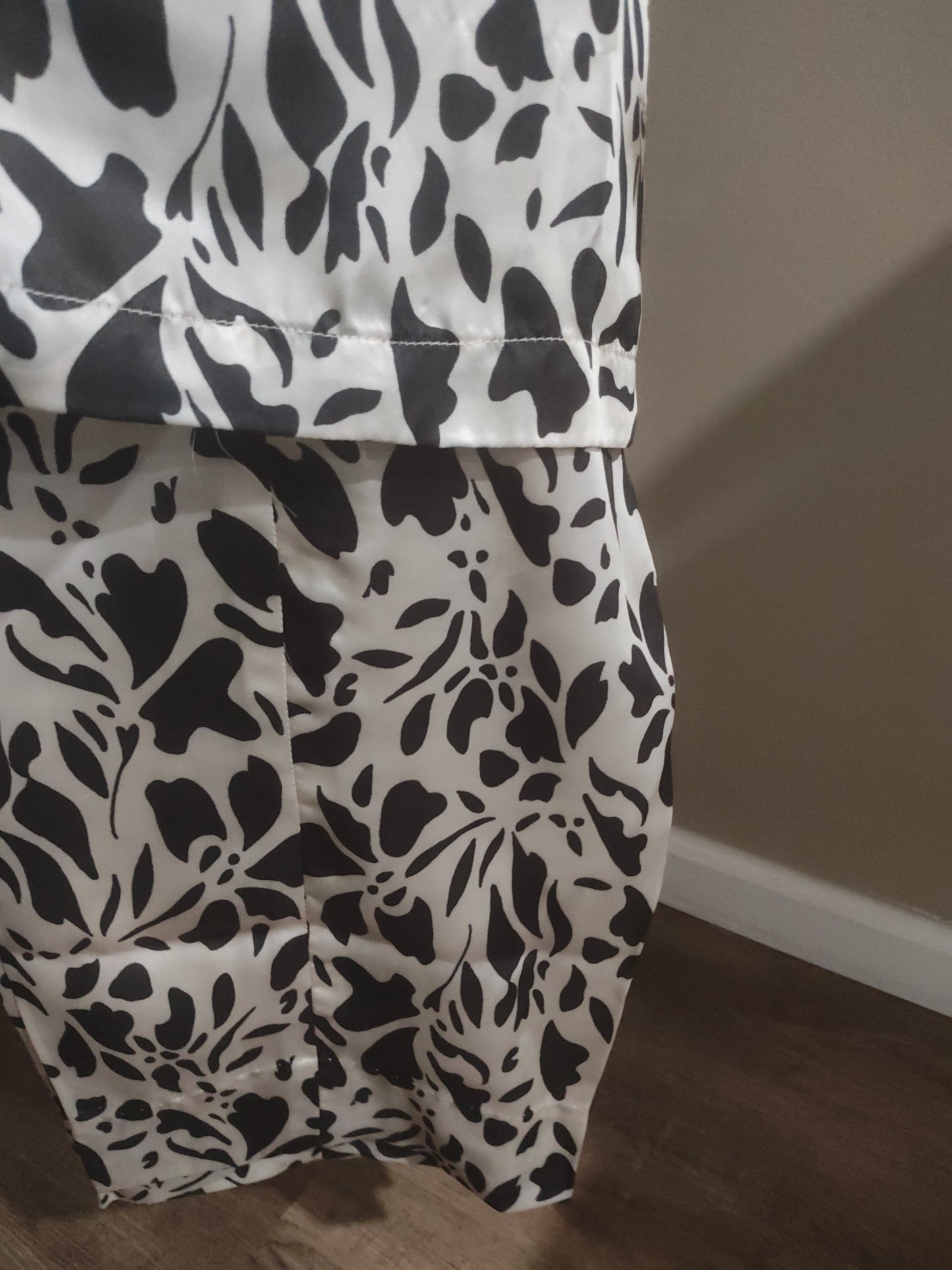 Silk 3 piece stitched large and medium sizes
