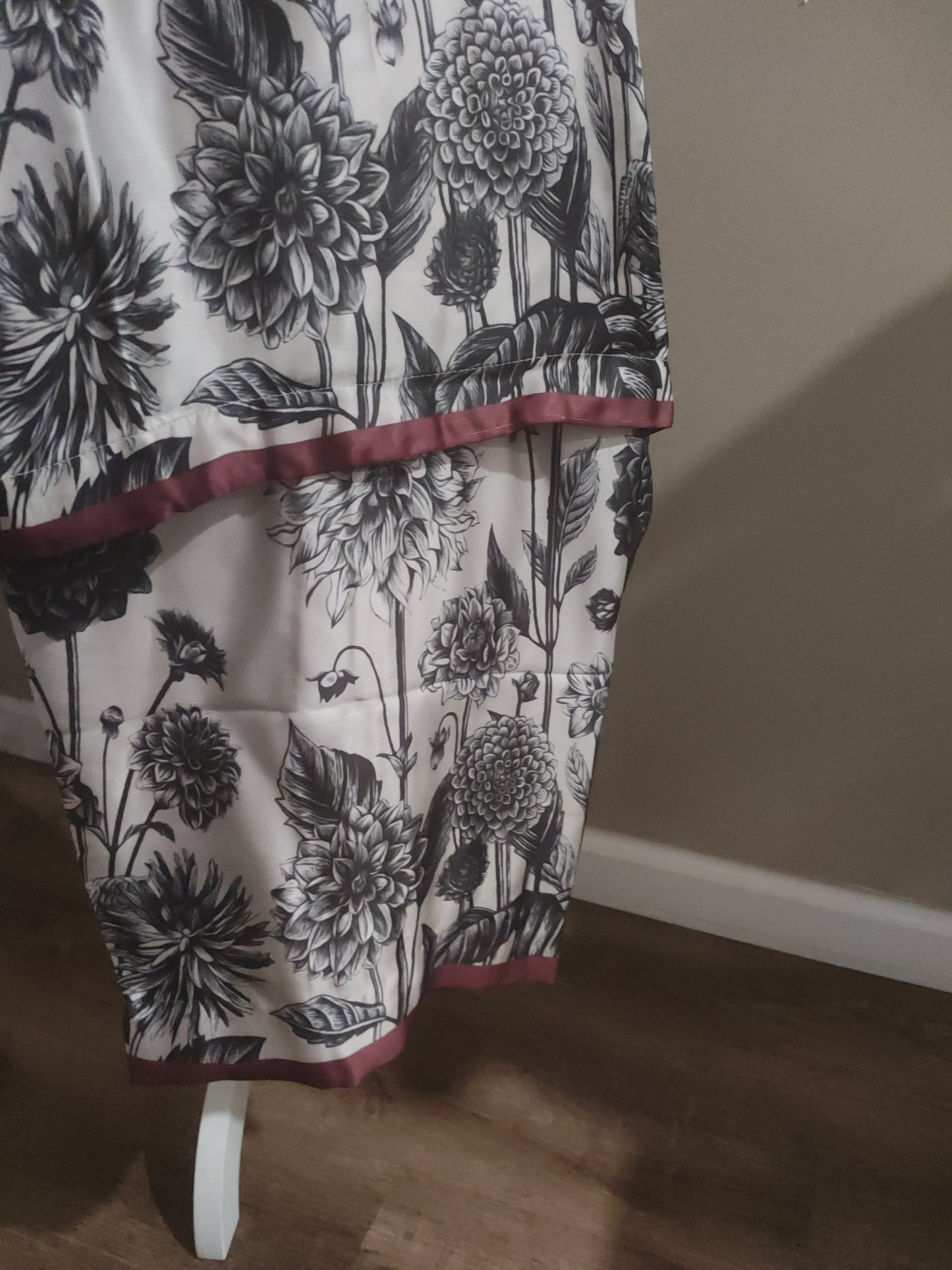Silk 3 piece stitched large and medium sizes