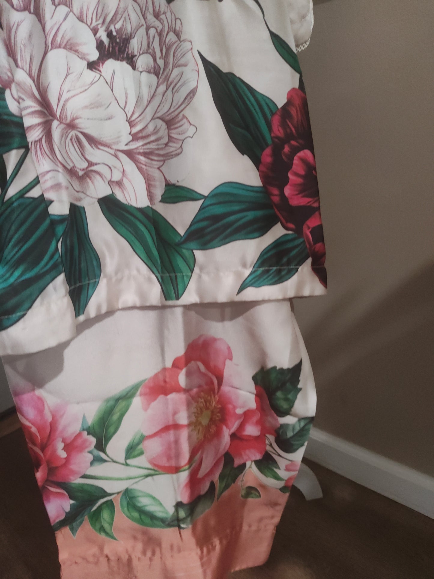 Silk 3 piece stitched large and medium sizes