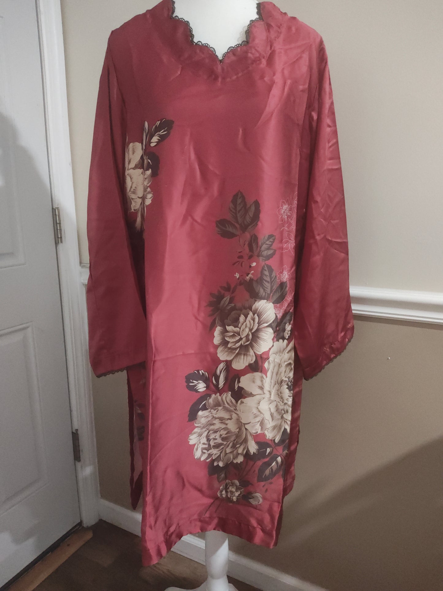 Silk 3 piece stitched large and medium sizes