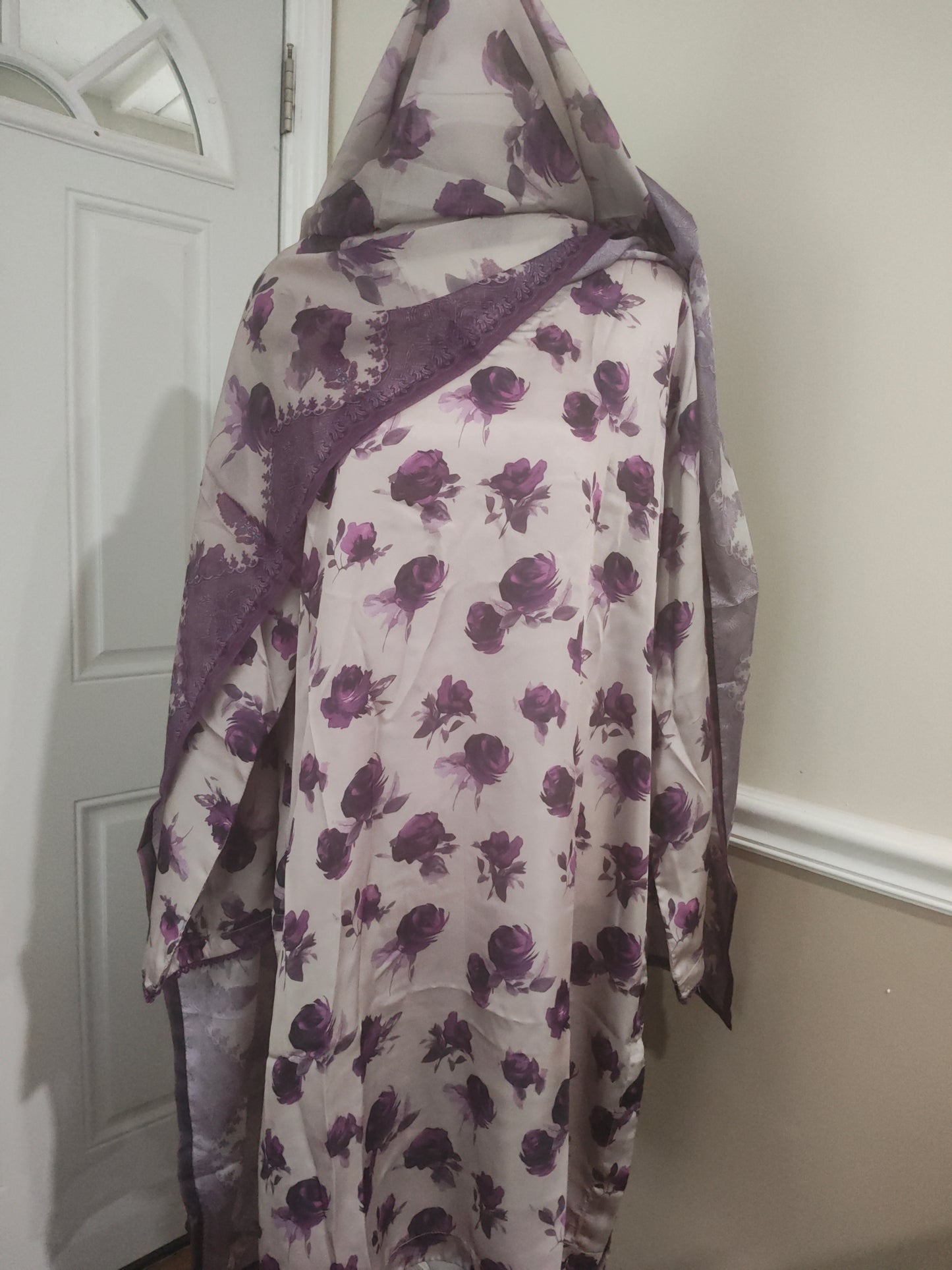 Silk 3 piece stitched large and medium sizes