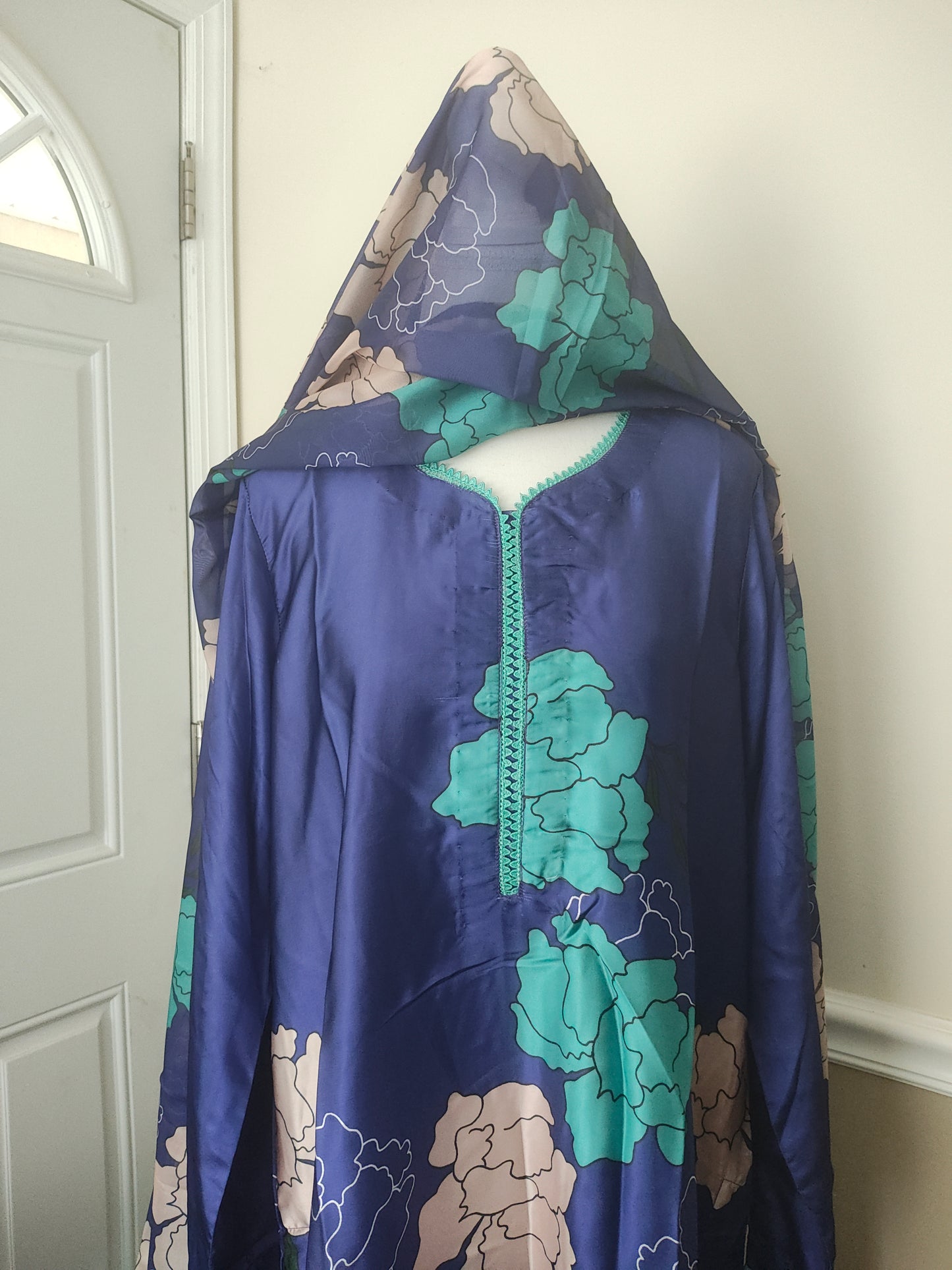 3 piece silk stitched large and medium sizes