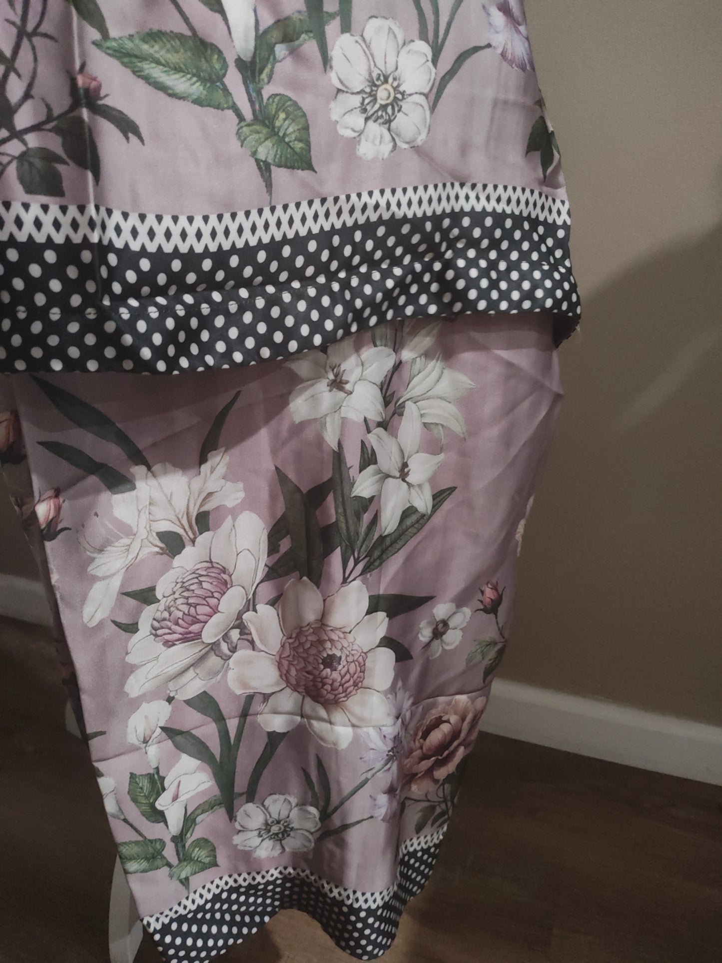 Silk 3 piece stitched large and medium sizes