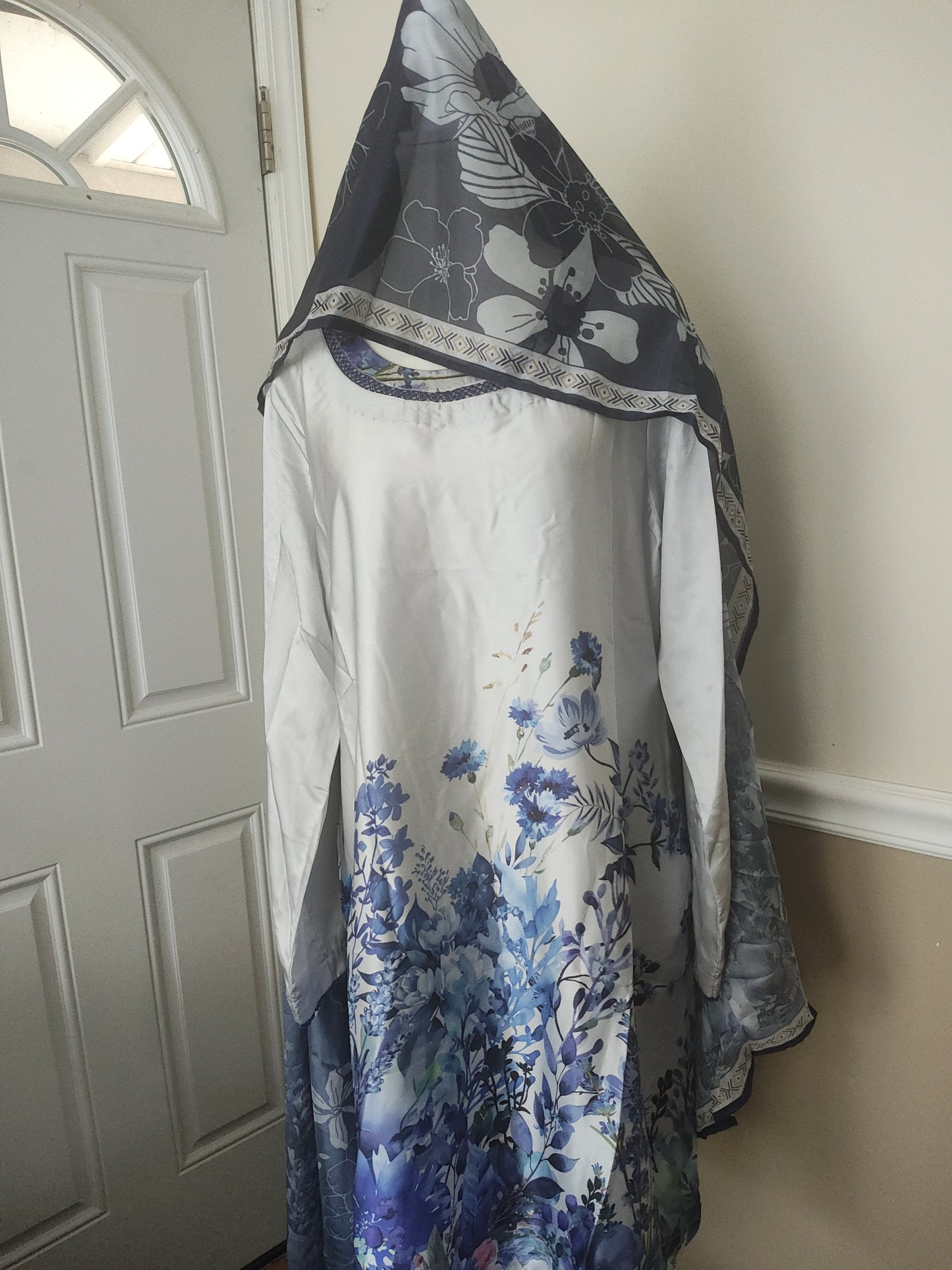 3 piece silk stitched large and medium sizes
