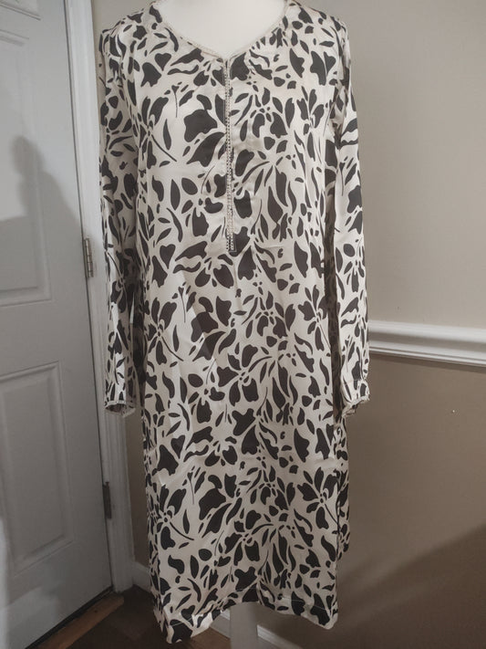 Silk 3 piece stitched large and medium sizes