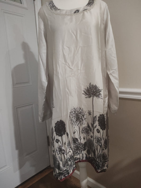 Silk 3 piece stitched large and medium sizes