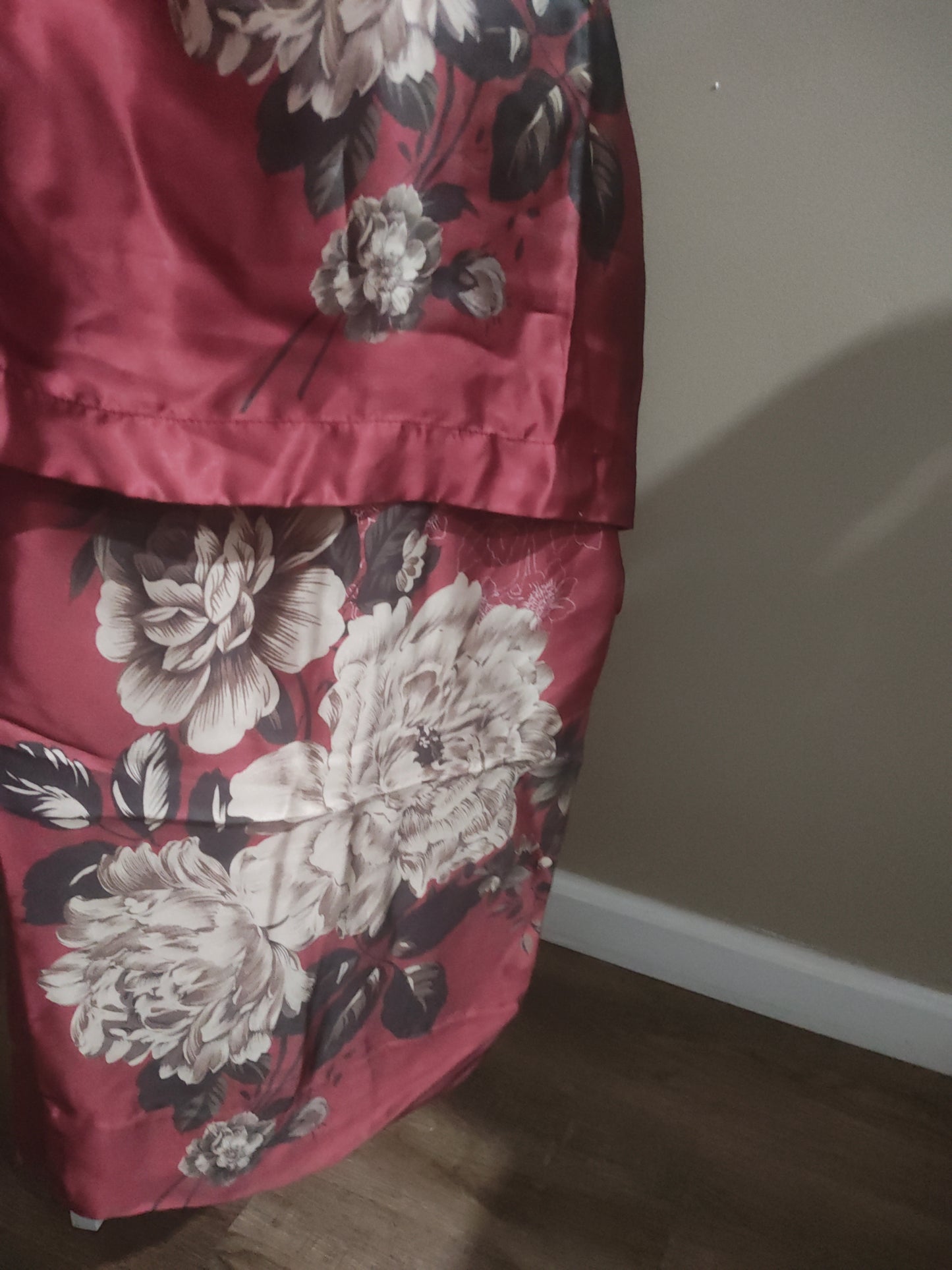 Silk 3 piece stitched large and medium sizes