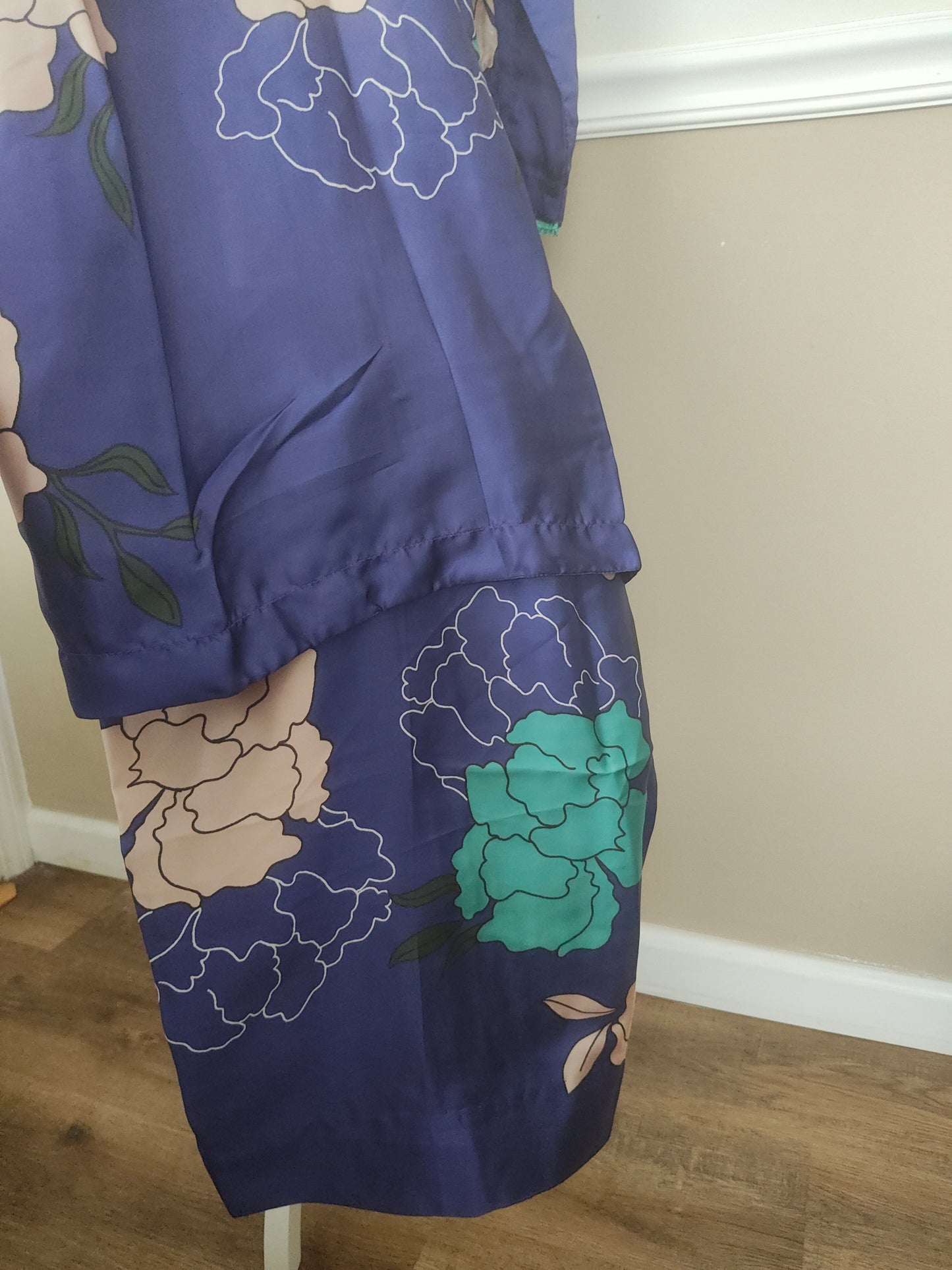 3 piece silk stitched large and medium sizes