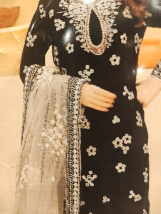 Valvet 3 piece embroided large stitched