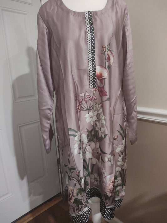 Silk 3 piece stitched large and medium sizes