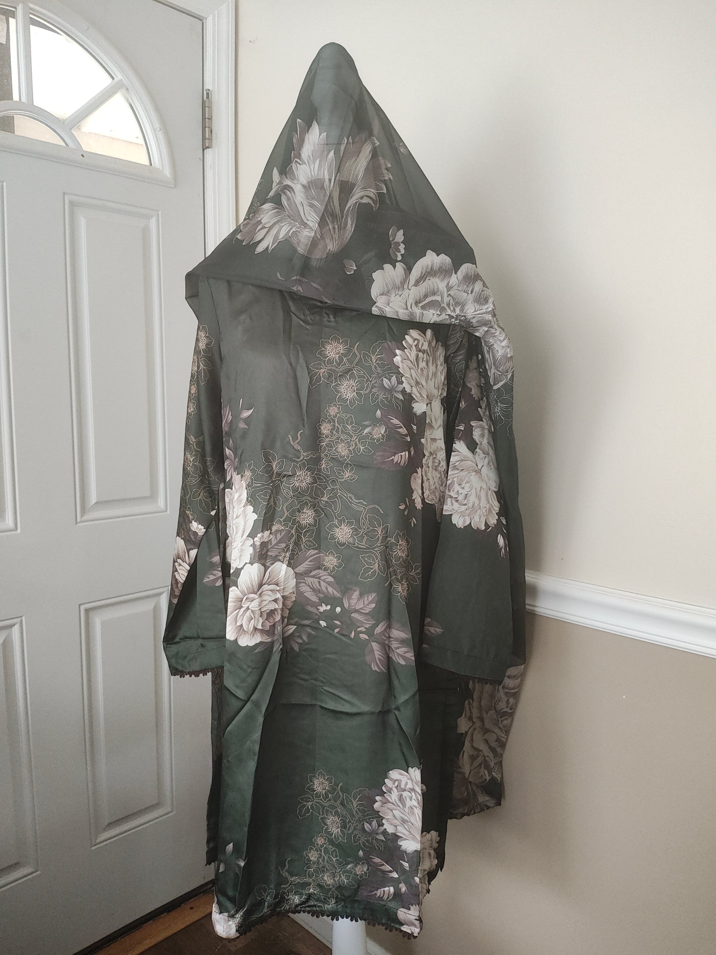 3 piece silk stitched large and medium sizes
